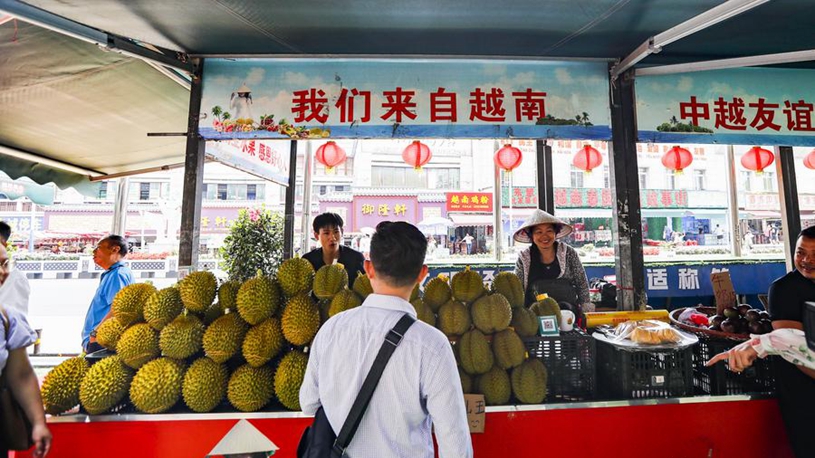 他的反应速